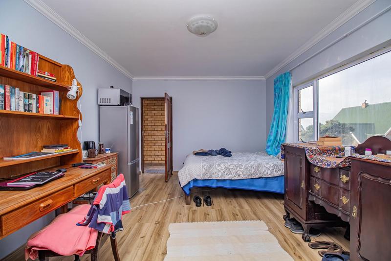 9 Bedroom Property for Sale in Outeniqua Strand Western Cape